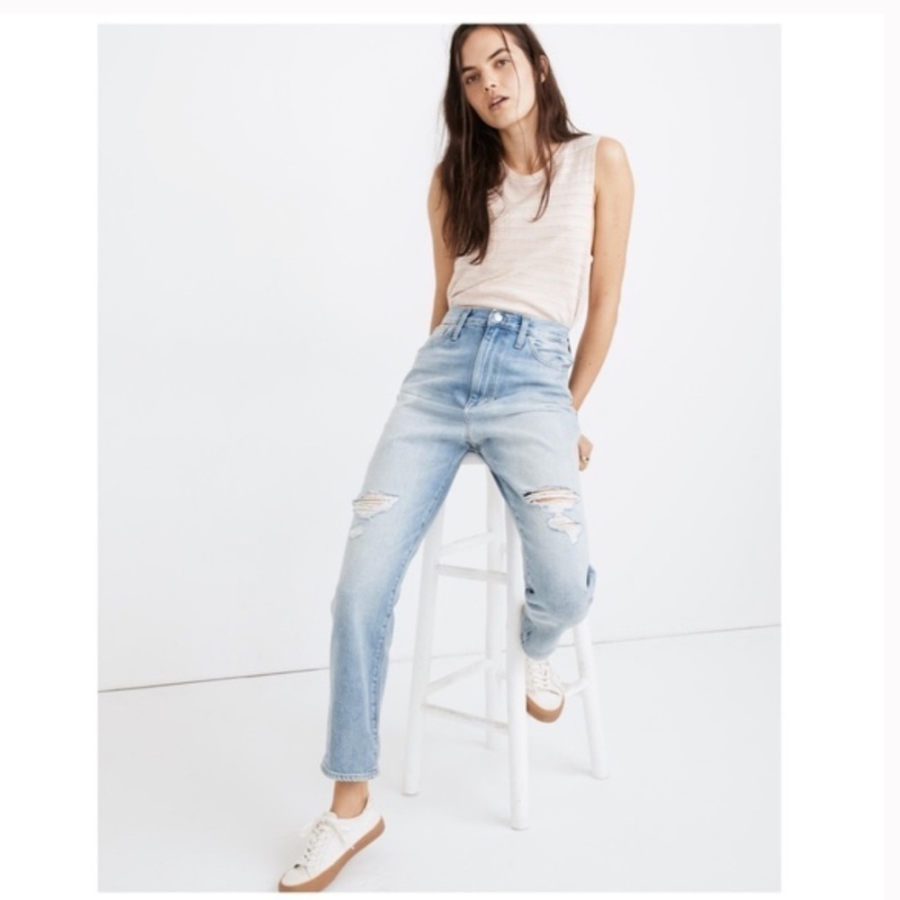 Madewell Cotton The Mom jeans. Size 27  Style AJ214